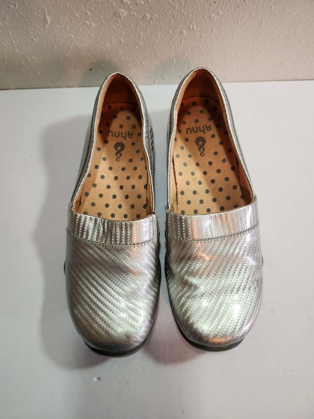 Ahnu Silver Metallic Woven Leather Slip On Comfort Shoes Sz 7